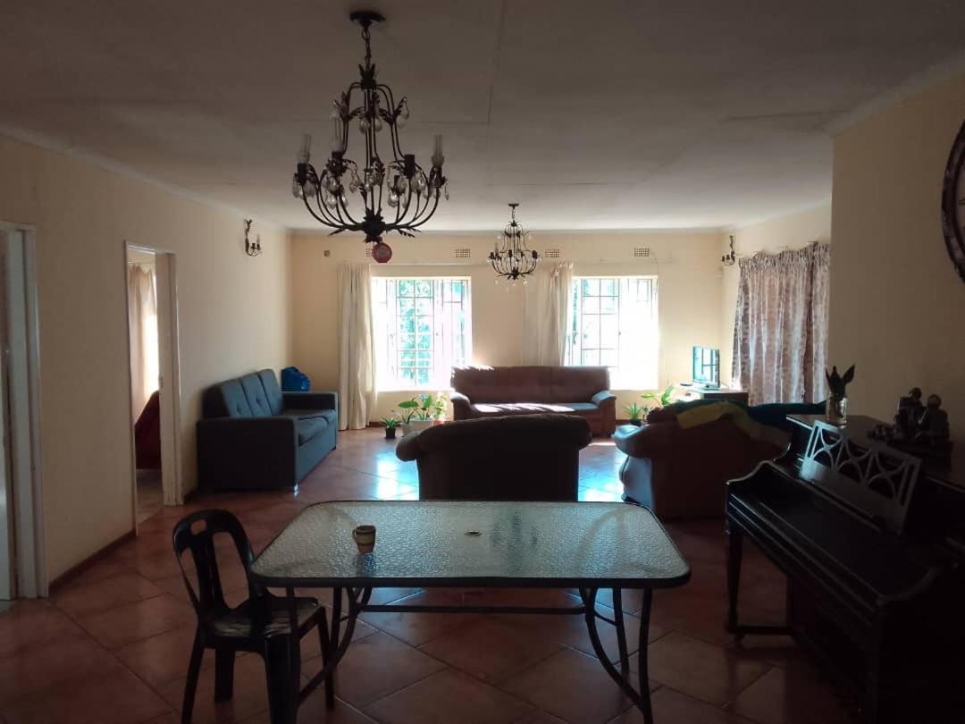 Sugar Shack Backpackers Botswana Gaborone Exterior foto